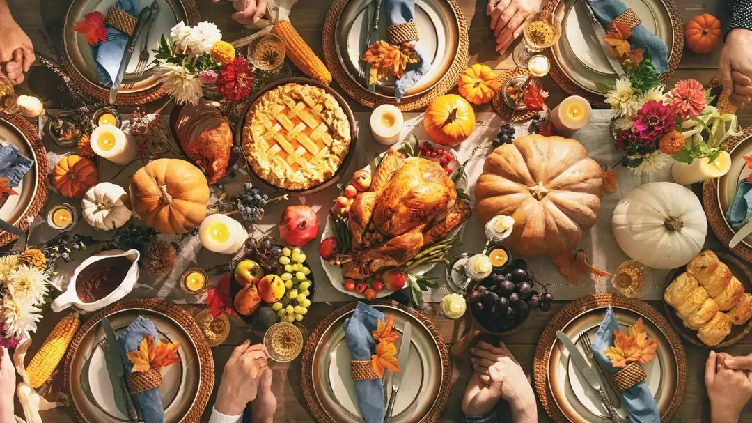 6 Tips on Hosting a Fun and Meaningful Friendsgiving Party